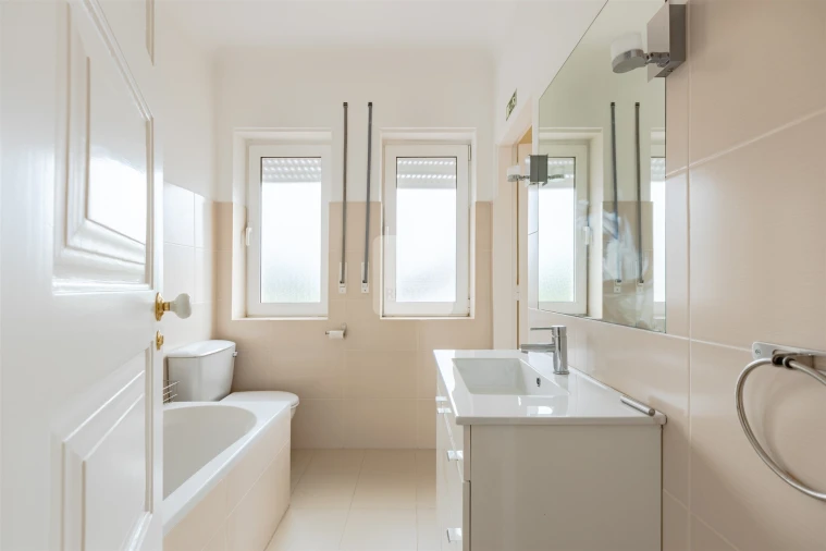 Moradia T5 para Arrendamento em Lordelo do Ouro e Massarelos Foto 28