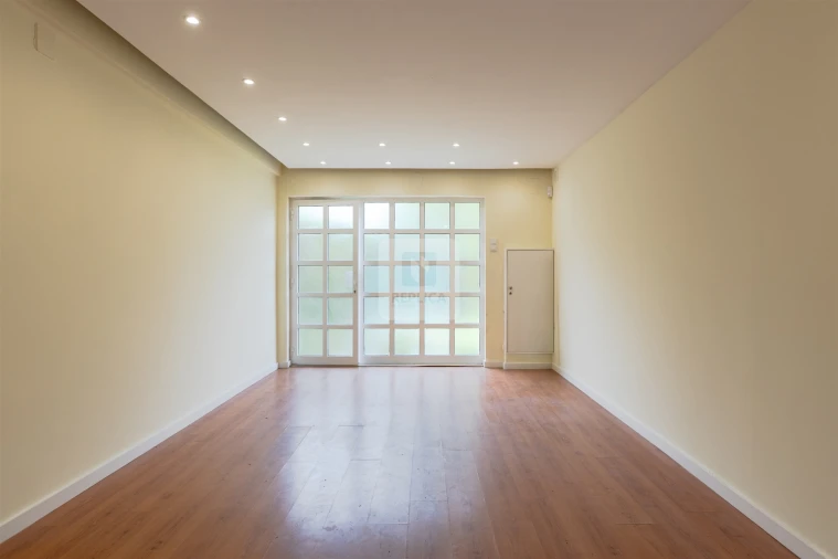 Moradia T5 para Arrendamento em Lordelo do Ouro e Massarelos Foto 15