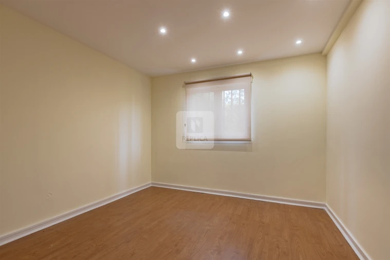 Moradia T5 para Arrendamento em Lordelo do Ouro e Massarelos Foto 16