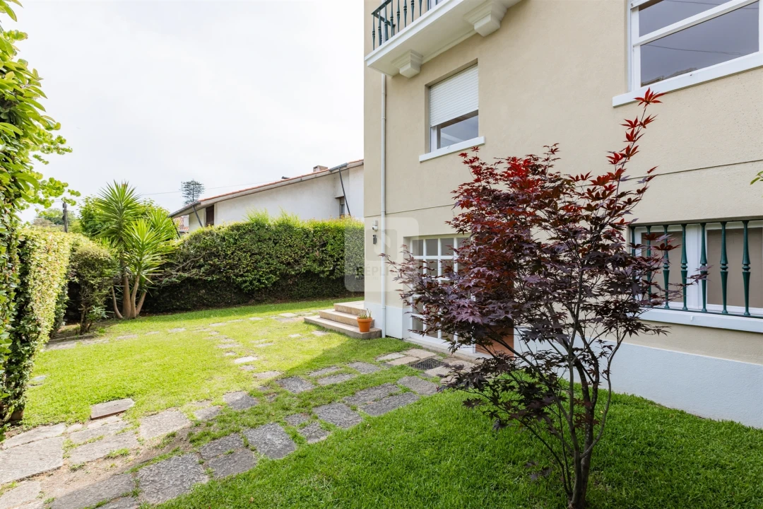 Moradia T5 para Arrendamento em Lordelo do Ouro e Massarelos Foto 3