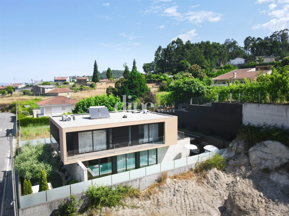 Moradia T3 para Venda em Candoso Santiago e Mascotelos Foto 33