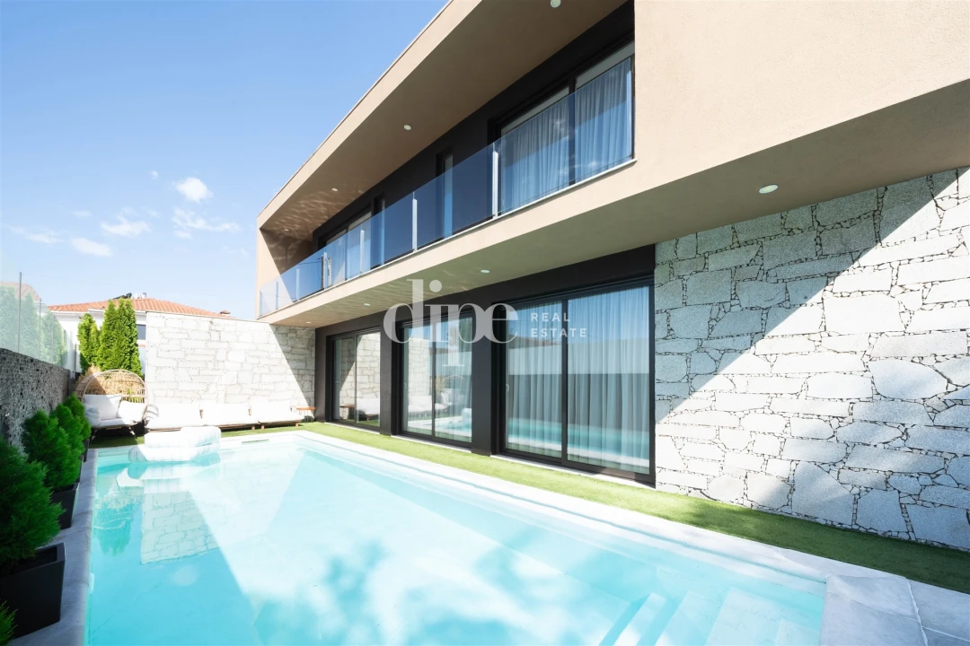 Moradia T3 para Venda em Candoso Santiago e Mascotelos Foto 1