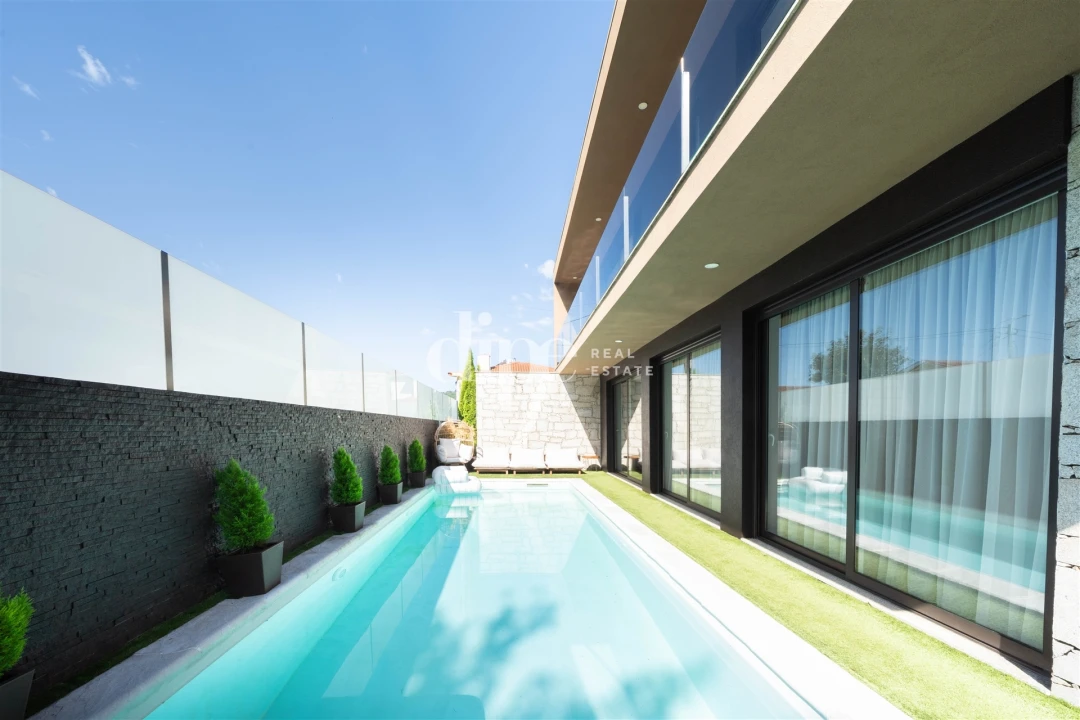 Moradia T3 para Venda em Candoso Santiago e Mascotelos Foto 27