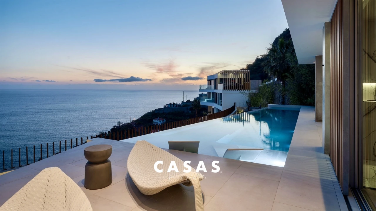 Moradia T4 para Venda em Arco da Calheta Foto 11