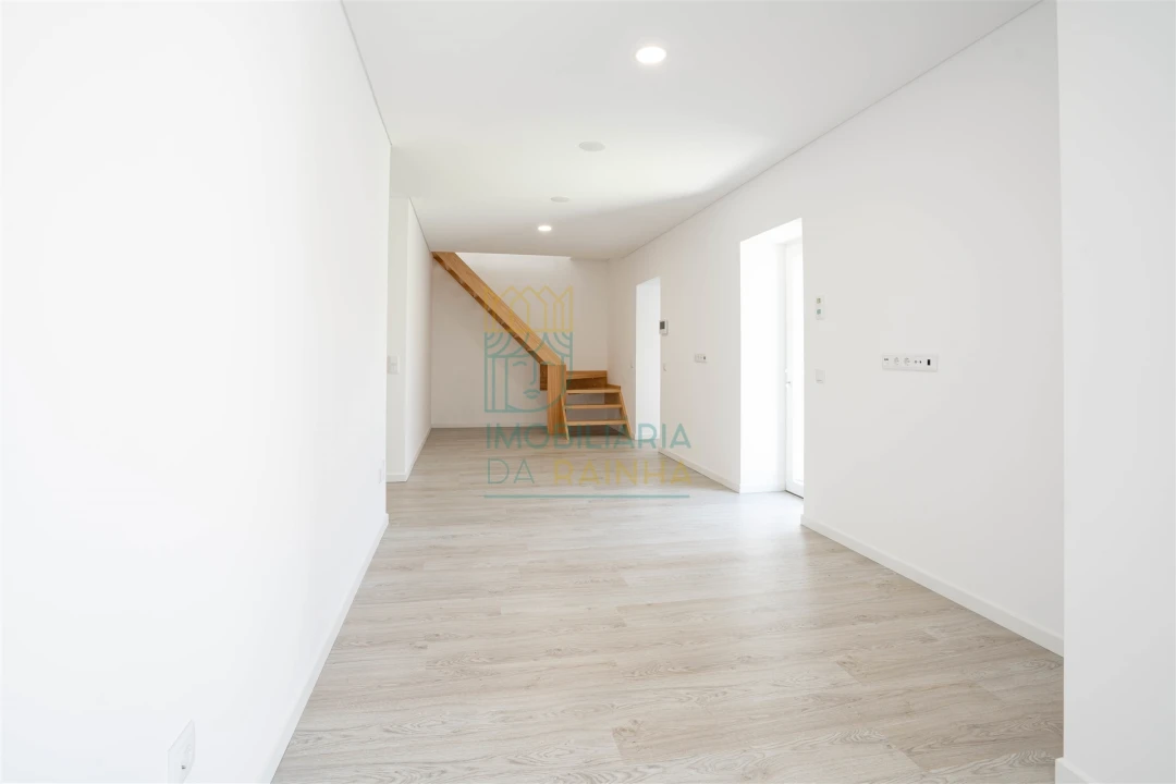 Moradia T4 para Venda em Vau Foto 2