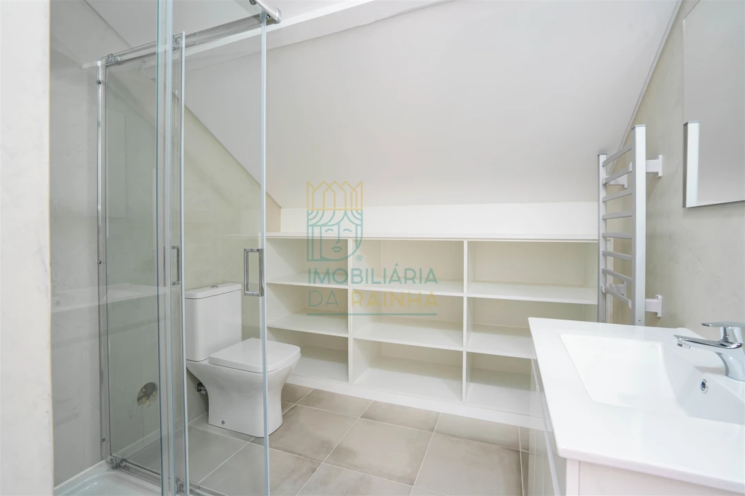 Moradia T4 para Venda em Vau Foto 14