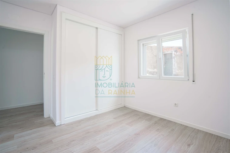 Moradia T4 para Venda em Vau Foto 7