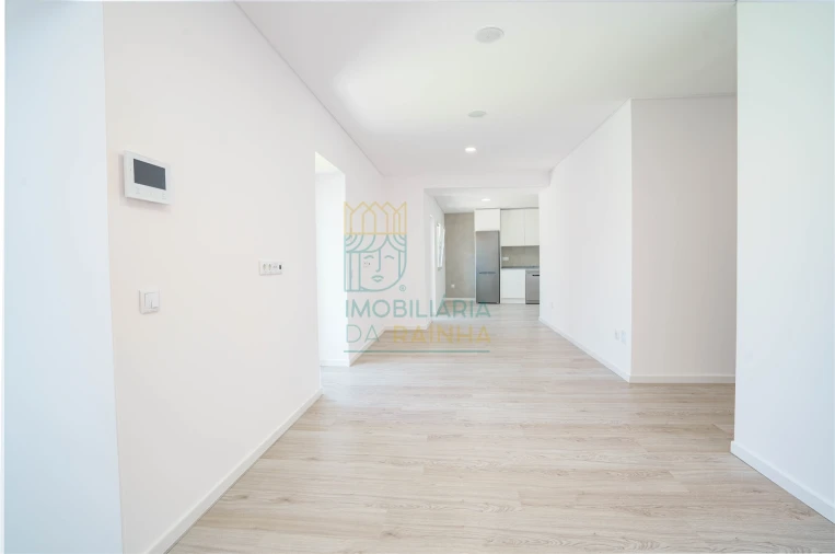 Moradia T4 para Venda em Vau Foto 3