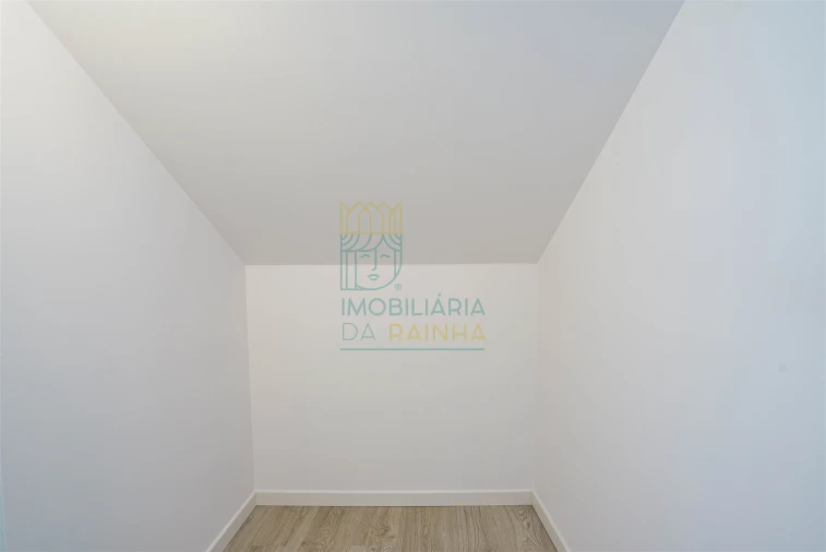 Moradia T4 para Venda em Vau Foto 19