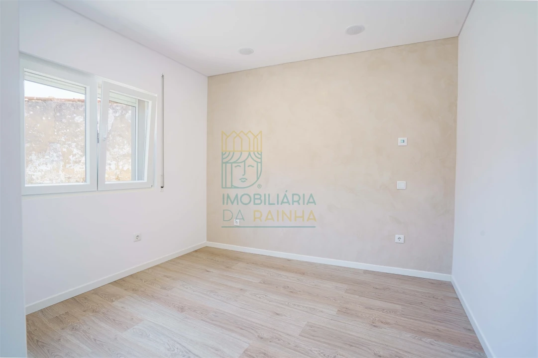 Moradia T4 para Venda em Vau Foto 8