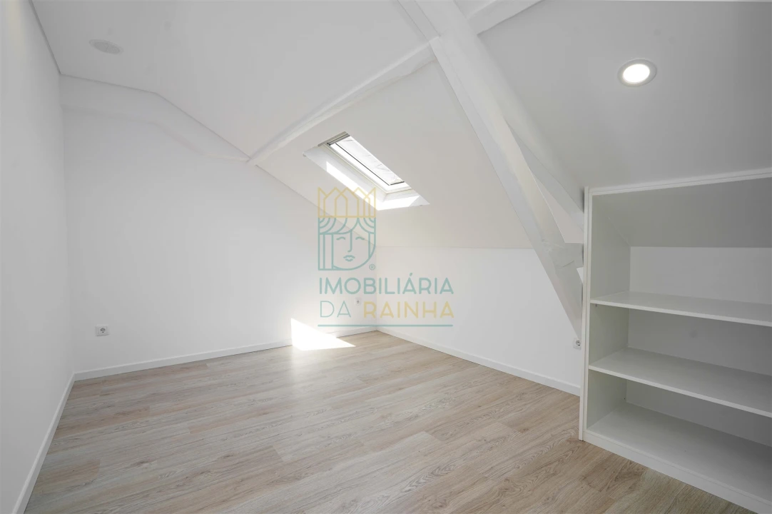 Moradia T4 para Venda em Vau Foto 13