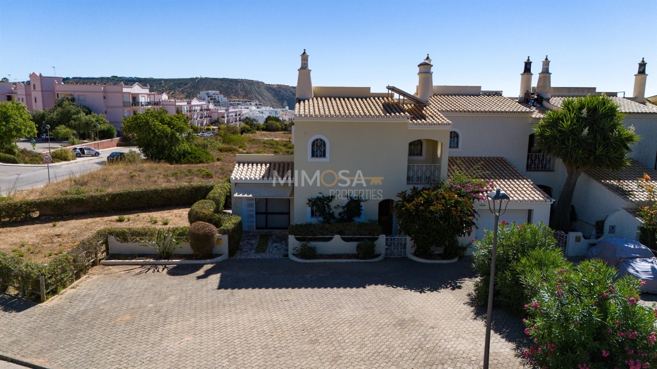 Moradia T2 para Arrendamento em Luz Foto 2