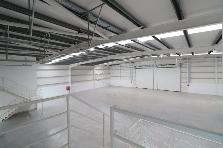 Armazém para Venda em Rio Covo (Santa Eugenia) Foto 2