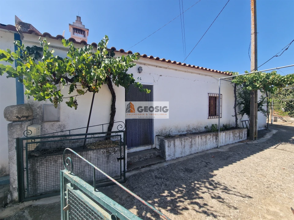 Moradia T3 para Venda em Santana da Serra Foto 1