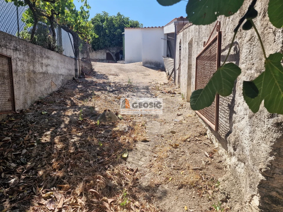 Moradia T3 para Venda em Santana da Serra Foto 12