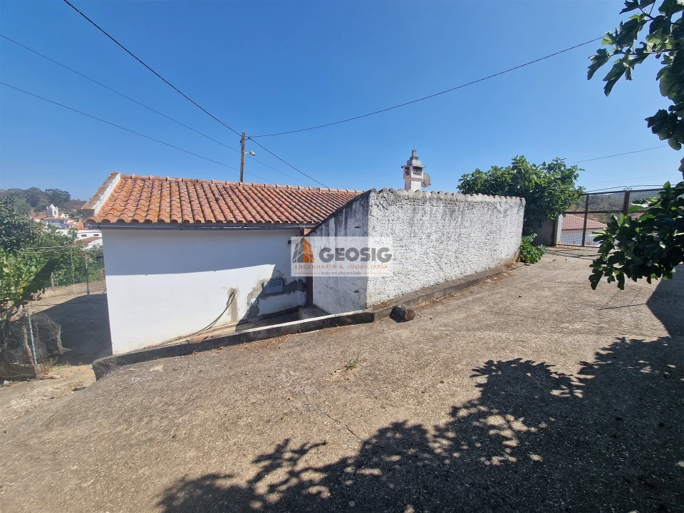 Moradia T3 para Venda em Santana da Serra Foto 4