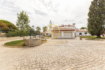 Moradia T7 para Venda em Lagoa e Carvoeiro