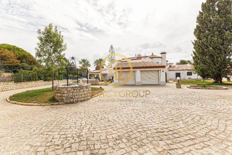 Moradia T7 para Venda em Lagoa e Carvoeiro Foto 2