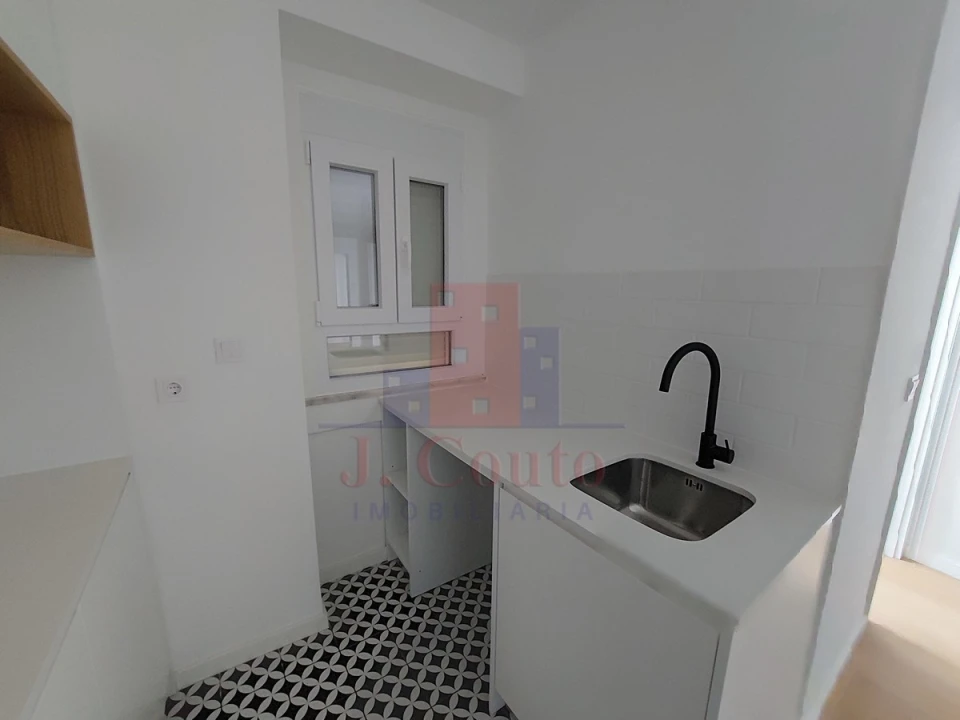 Apartamento T2 para Arrendamento em Nossa Senhora do Pópulo, Coto e São Gregório Foto 2