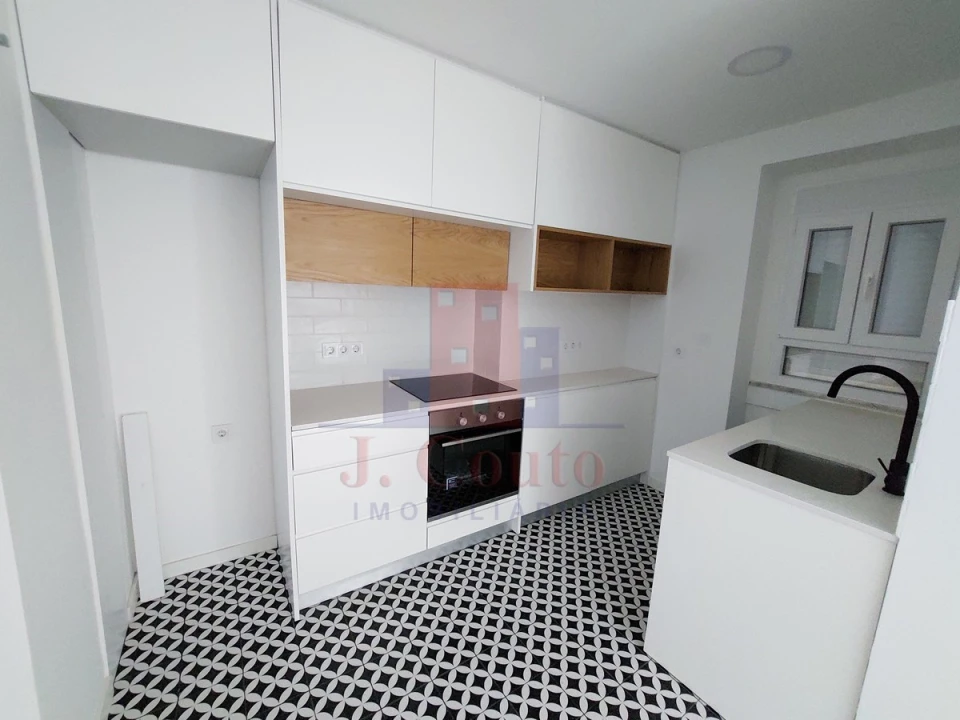 Apartamento T2 para Arrendamento em Nossa Senhora do Pópulo, Coto e São Gregório Foto 3