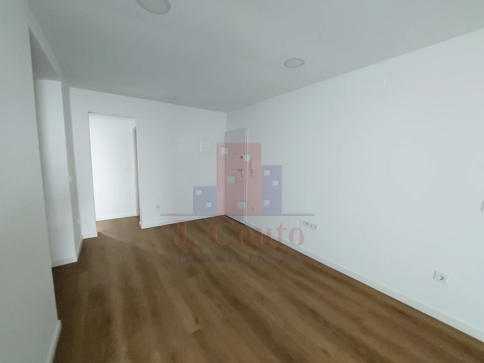 Apartamento T2 para Arrendamento em Nossa Senhora do Pópulo, Coto e São Gregório Foto 7