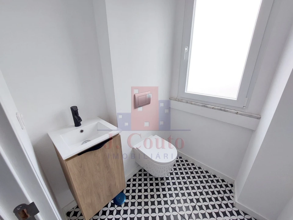 Apartamento T2 para Arrendamento em Nossa Senhora do Pópulo, Coto e São Gregório Foto 8