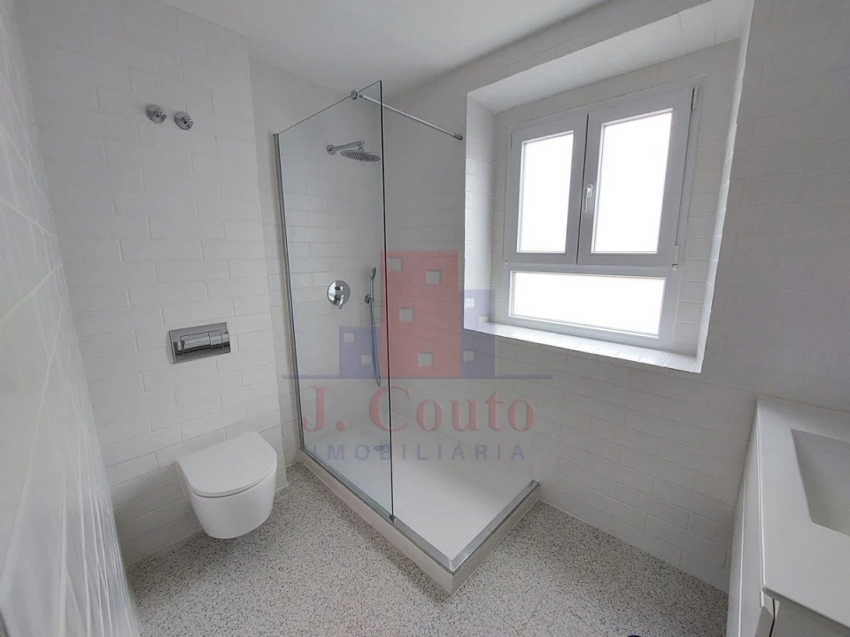 Apartamento T2 para Arrendamento em Nossa Senhora do Pópulo, Coto e São Gregório Foto 10