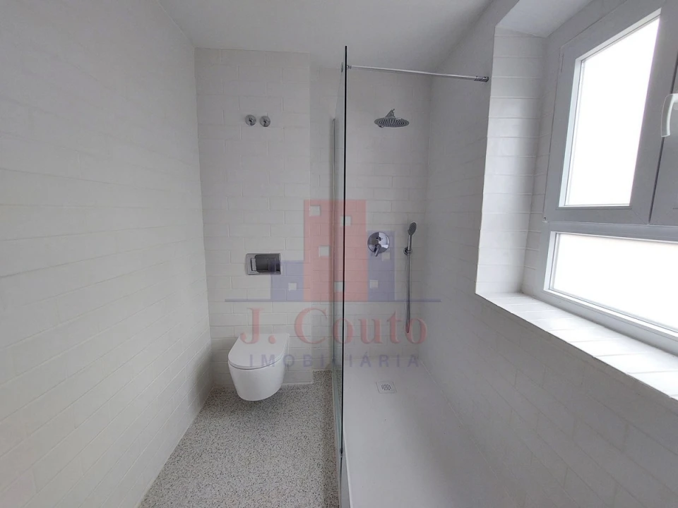 Apartamento T2 para Arrendamento em Nossa Senhora do Pópulo, Coto e São Gregório Foto 12