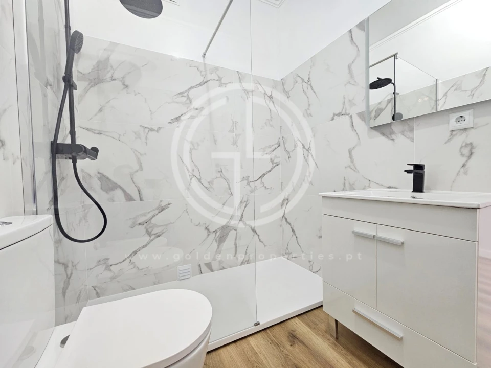 Apartamento T2 para Venda em Quarteira Foto 11