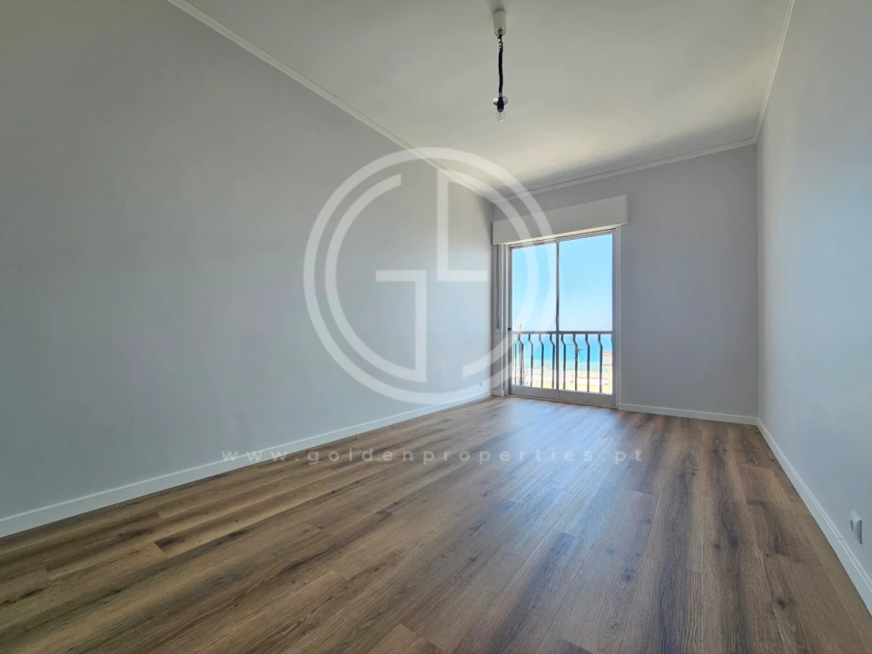 Apartamento T2 para Venda em Quarteira Foto 14