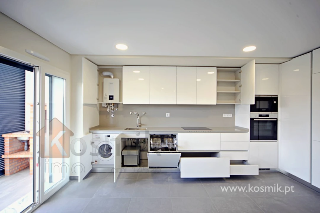 Apartamento T1 para Venda em Santo António dos Cavaleiros e Frielas Foto 14