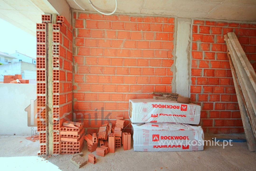 Apartamento T1 para Venda em Santo António dos Cavaleiros e Frielas Foto 41