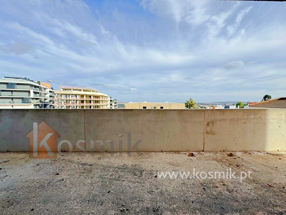 Apartamento T1 para Venda em Santo António dos Cavaleiros e Frielas Foto 66