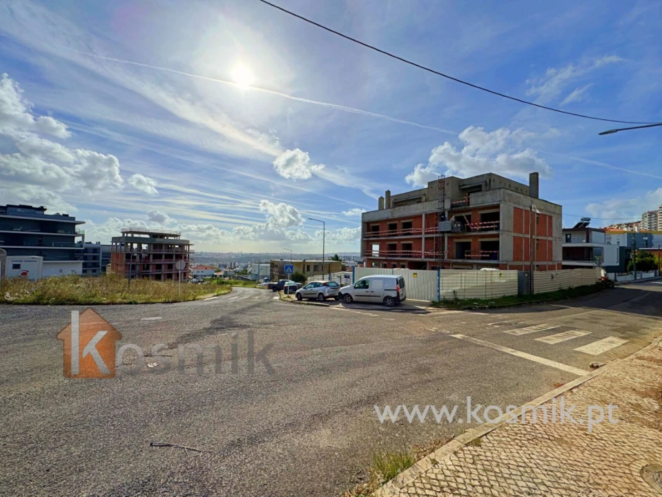Apartamento T1 para Venda em Santo António dos Cavaleiros e Frielas Foto 38