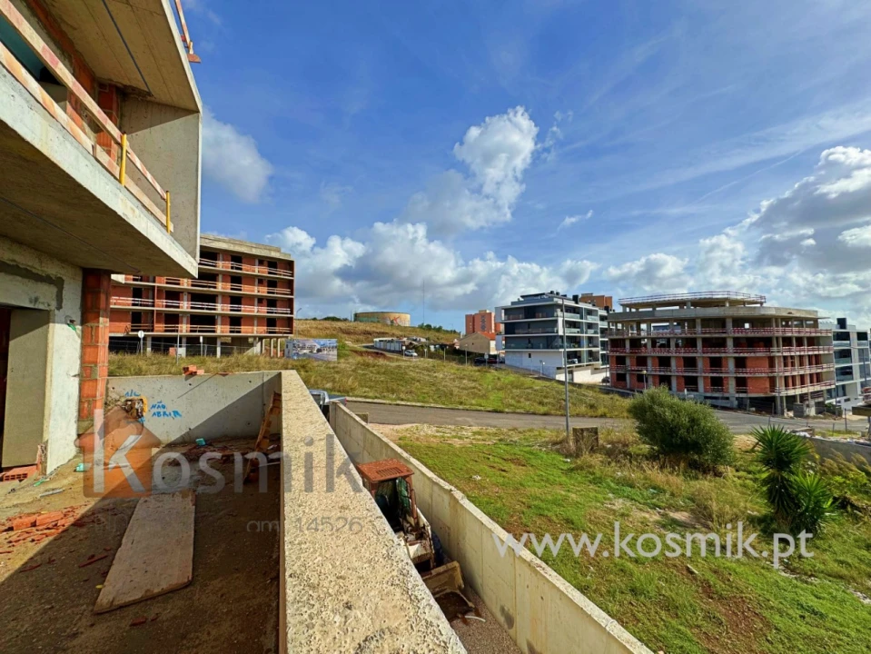 Apartamento T1 para Venda em Santo António dos Cavaleiros e Frielas Foto 31