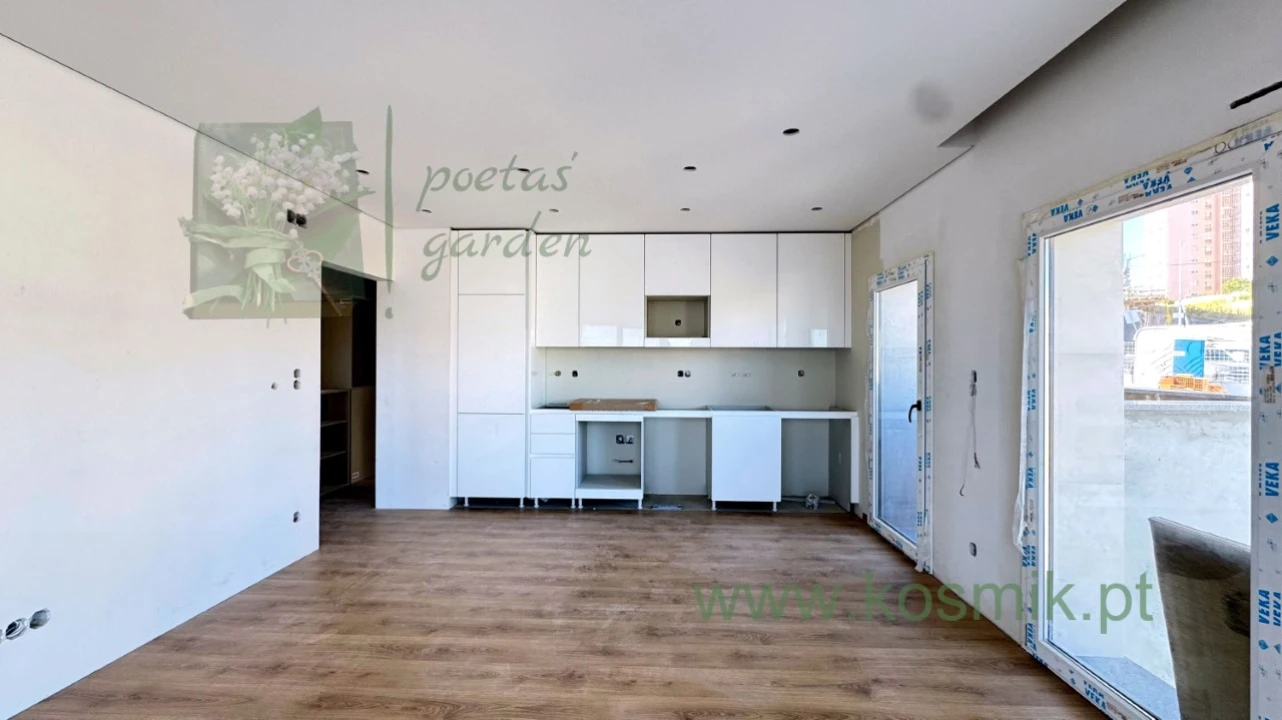 Apartamento T1 para Venda em Santo António dos Cavaleiros e Frielas Foto 1