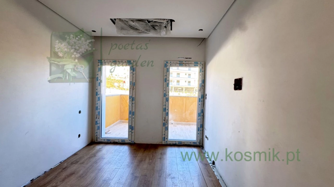 Apartamento T1 para Venda em Santo António dos Cavaleiros e Frielas Foto 5