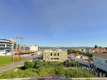 Apartamento T1 para Venda em Santo António dos Cavaleiros e Frielas