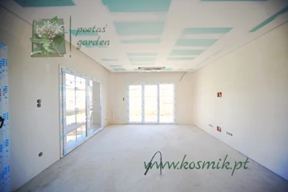 Apartamento T1 para Venda em Santo António dos Cavaleiros e Frielas