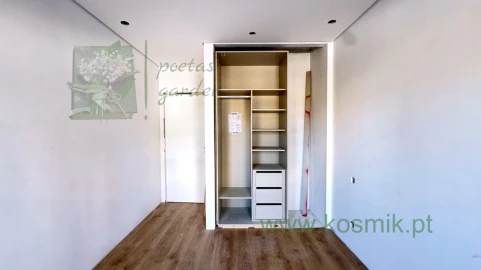 Apartamento T1 para Venda em Santo António dos Cavaleiros e Frielas