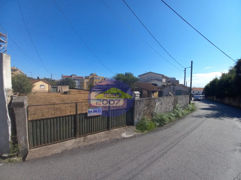 Moradia T3 para Venda em Mozelos Foto 1