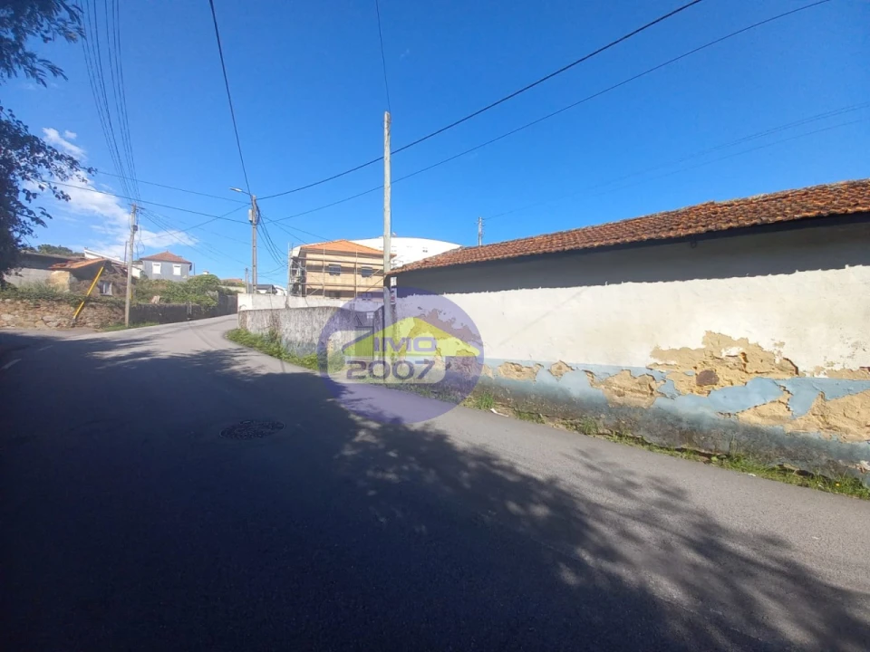 Moradia T3 para Venda em Mozelos Foto 2