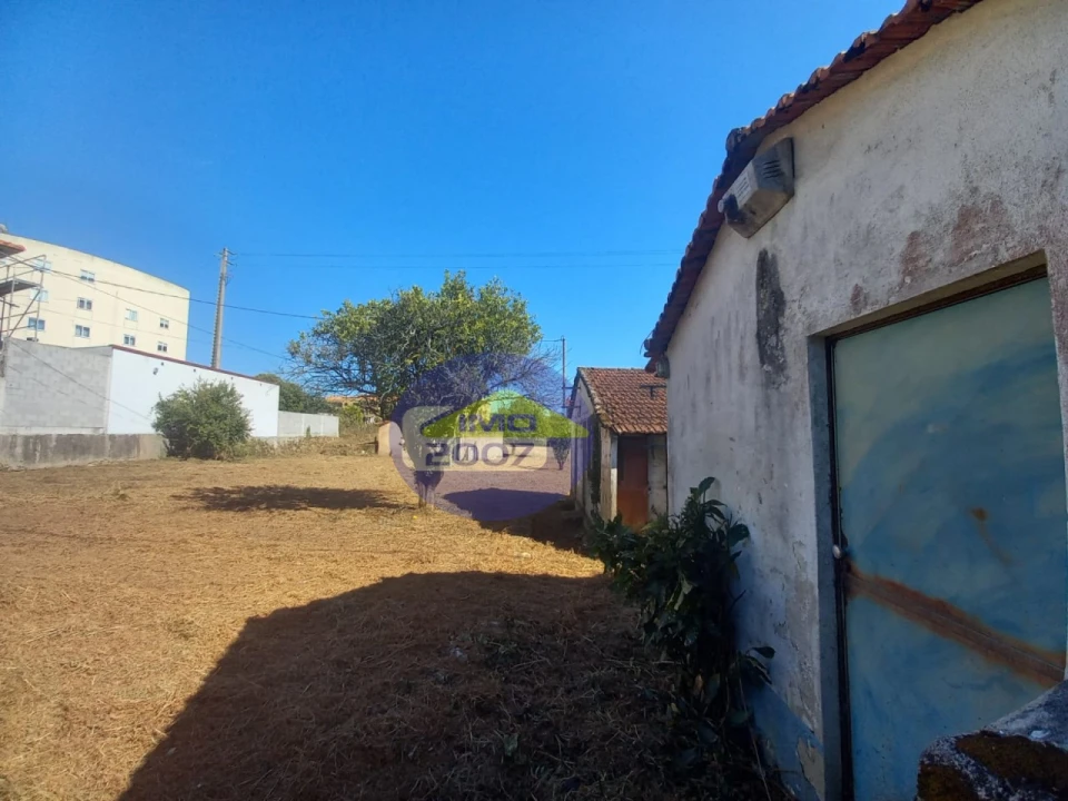 Moradia T3 para Venda em Mozelos Foto 3