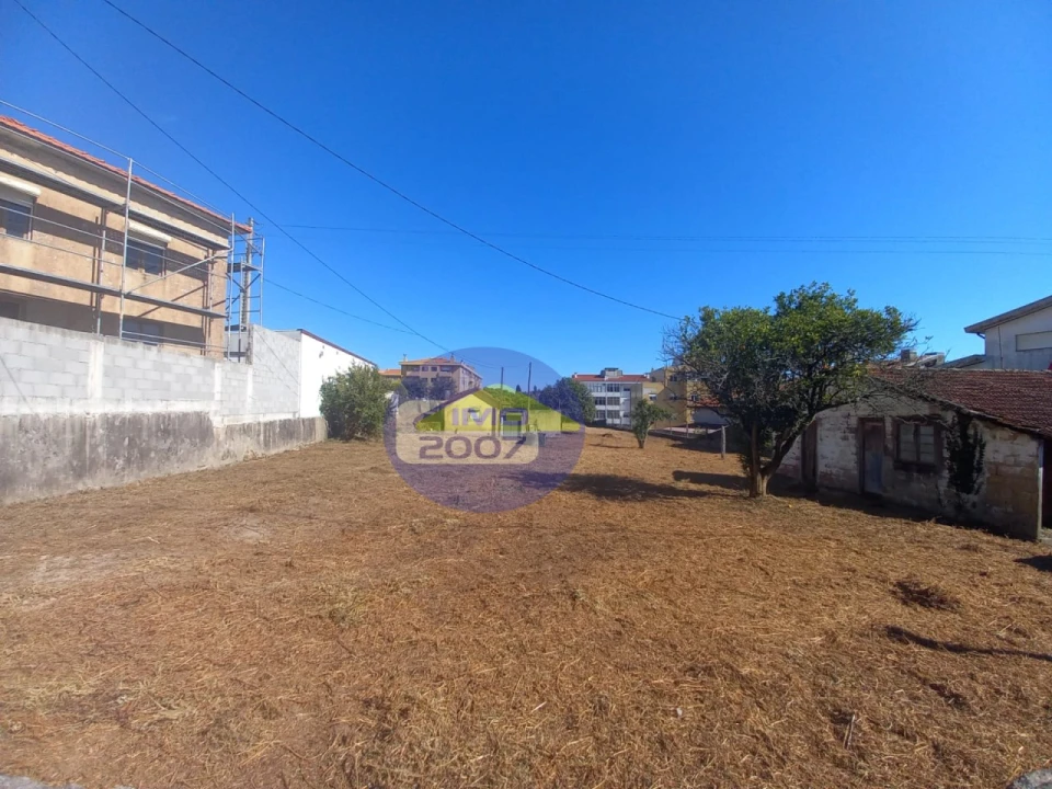 Moradia T3 para Venda em Mozelos Foto 4