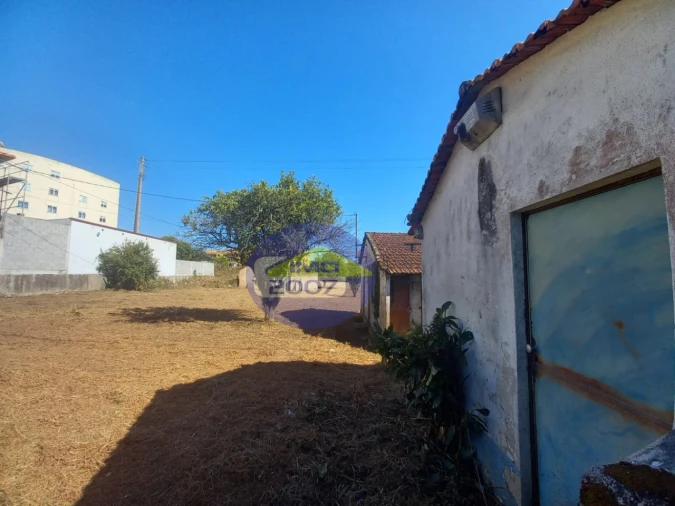 Moradia T3 para Venda em Mozelos Foto 3