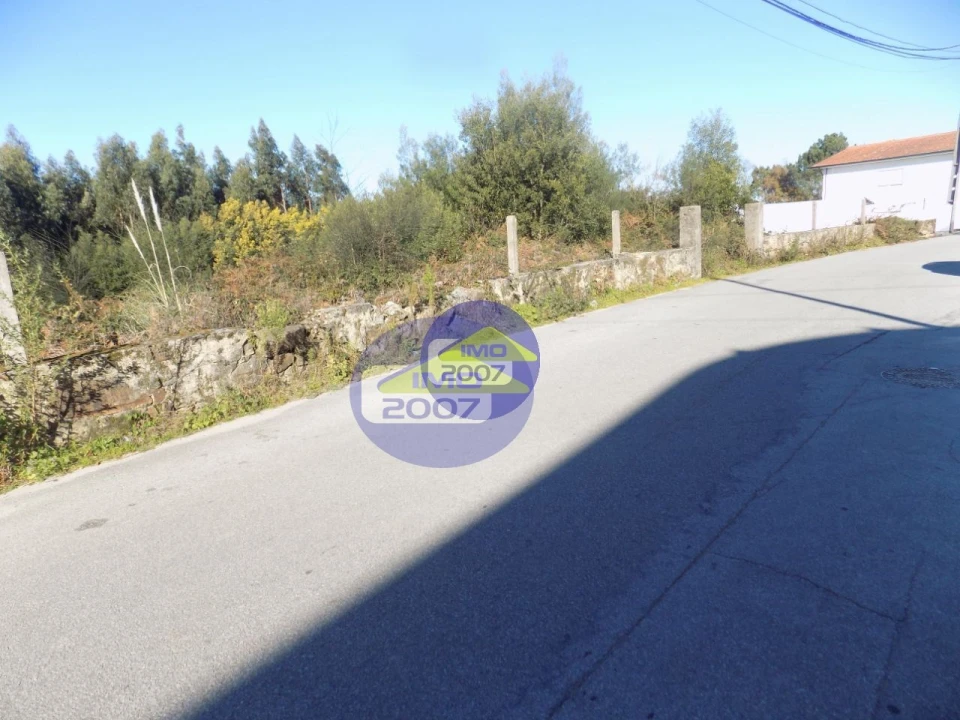 Terreno para Venda em Nogueira da Regedoura Foto 1