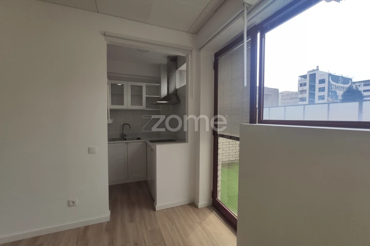 Escritório para Venda em Cidade da Maia Foto 16