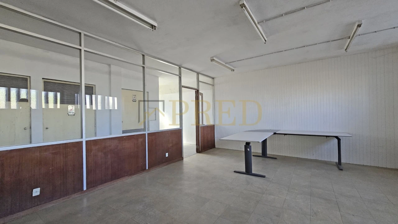 Armazém para Arrendamento em Matosinhos e Leça da Palmeira Foto 11