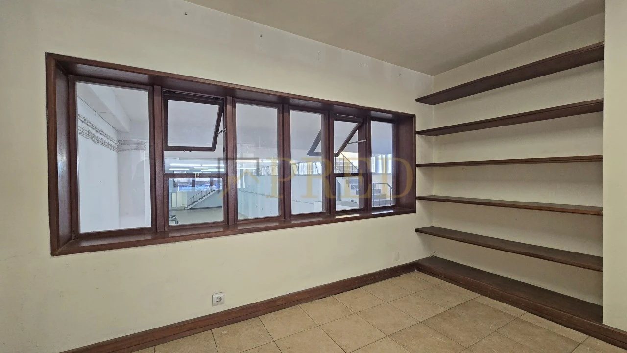 Armazém para Arrendamento em Matosinhos e Leça da Palmeira Foto 13