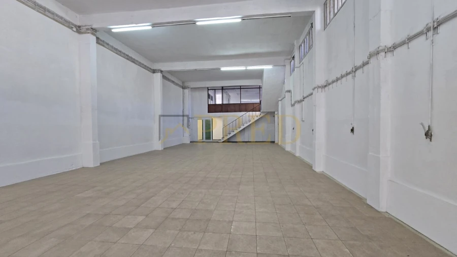Armazém para Arrendamento em Matosinhos e Leça da Palmeira Foto 2
